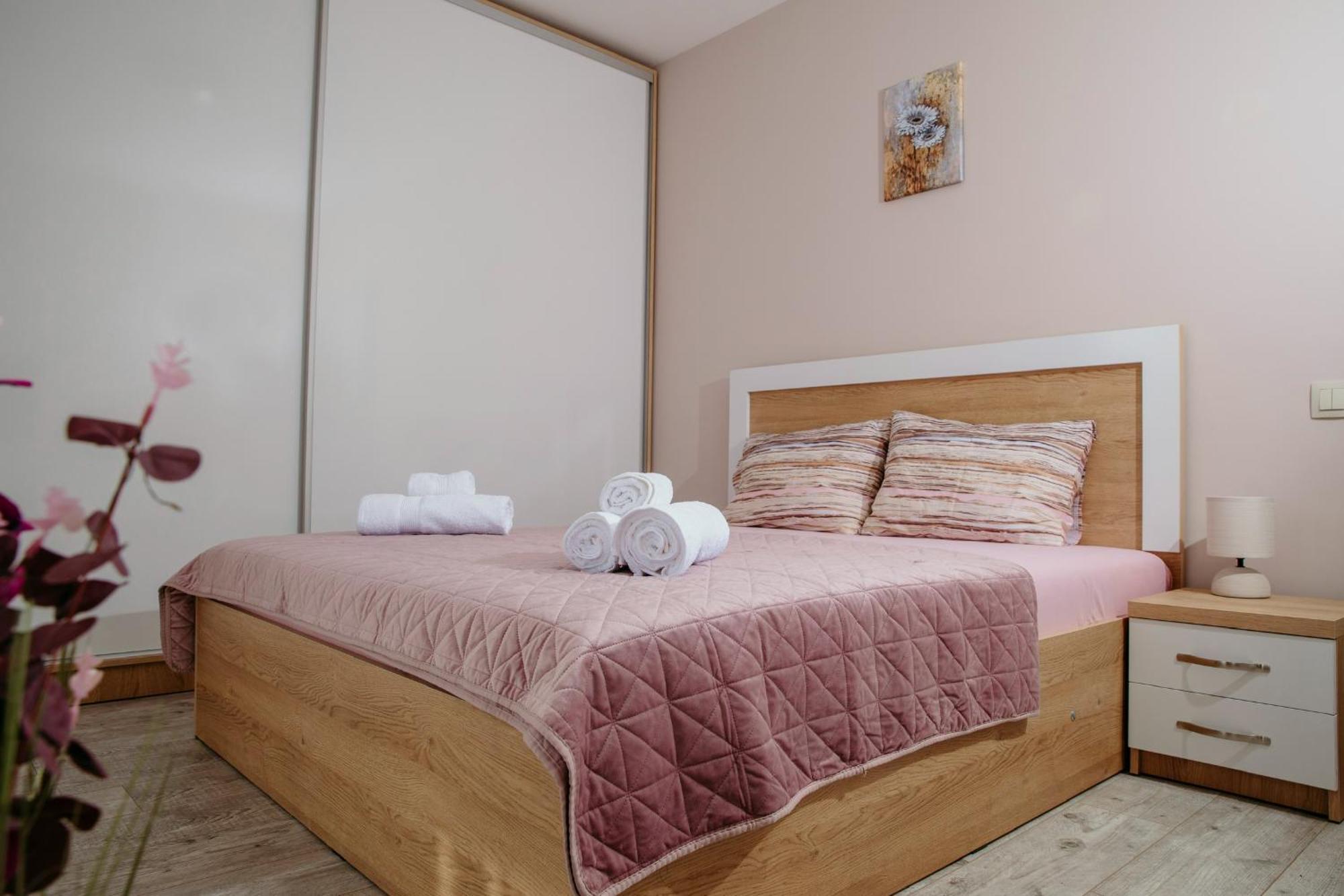Rose Valley Apartment Kazanlak Exterior photo